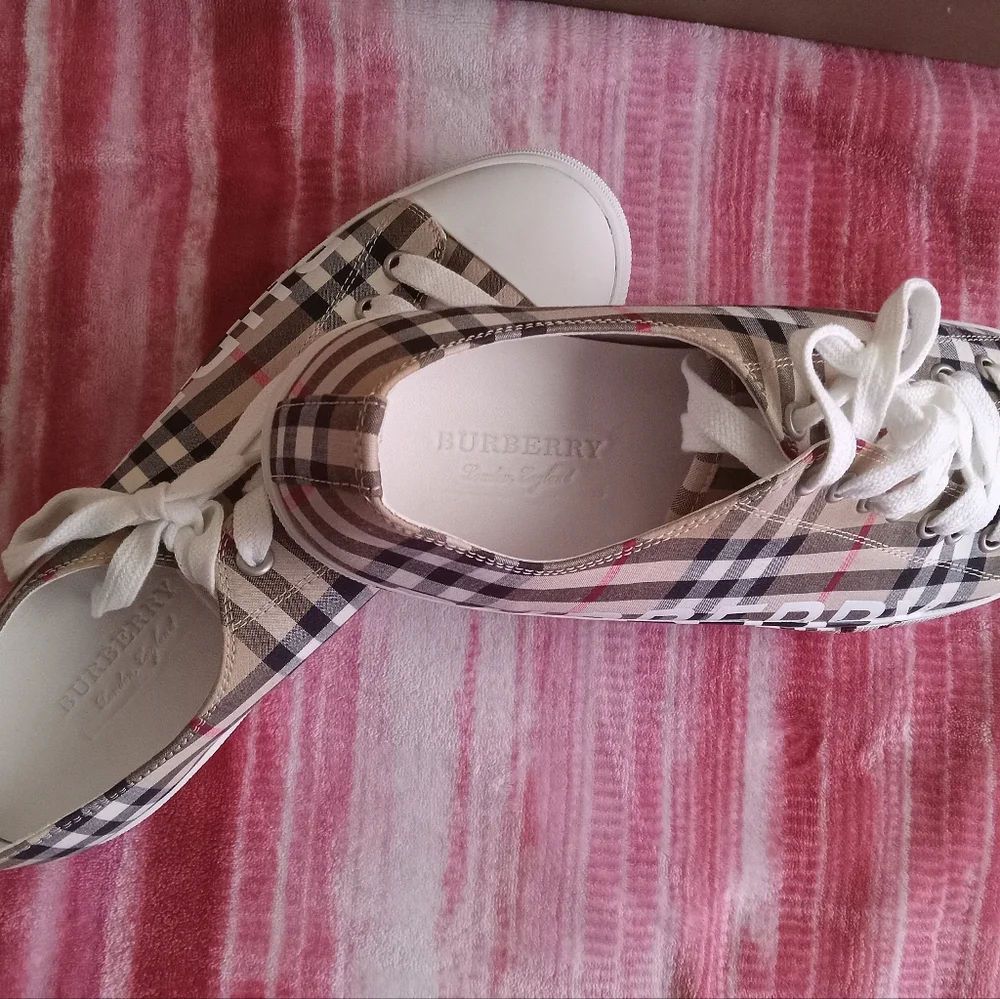 Burberry woman's shoes - Picture 12 of 16